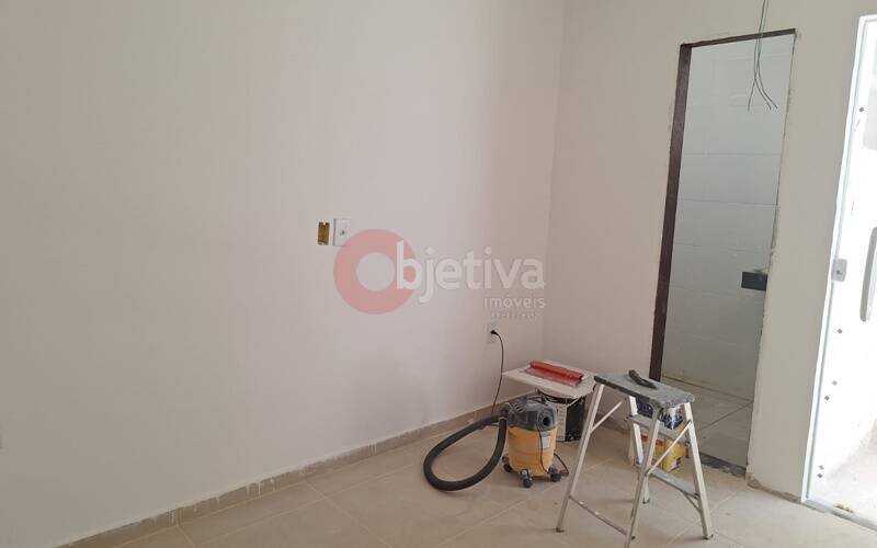 Casa à venda com 2 quartos, 65m² - Foto 11