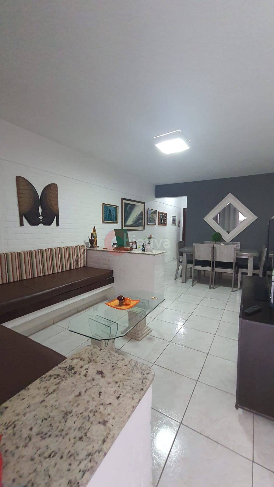 Apartamento à venda com 2 quartos, 75m² - Foto 1