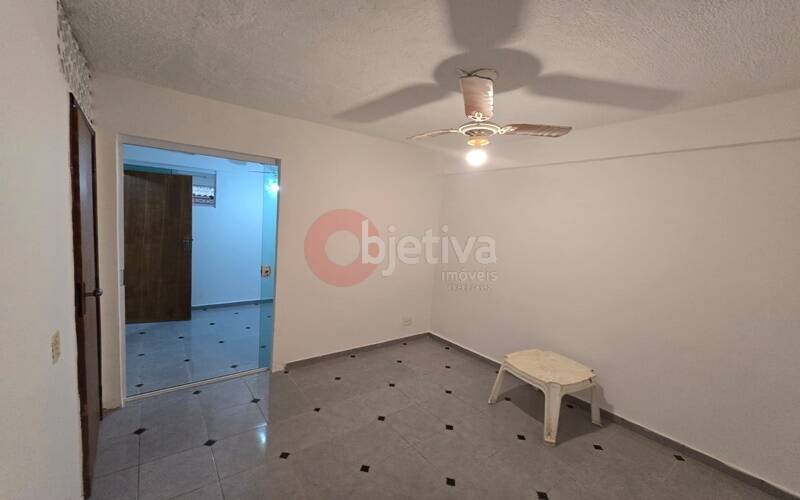 Casa para alugar com 2 quartos, 70m² - Foto 4