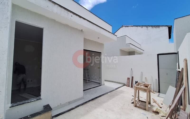 Casa à venda com 2 quartos, 55m² - Foto 1