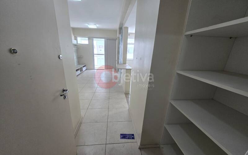 Apartamento para alugar com 2 quartos, 75m² - Foto 3