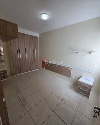 Apartamento para alugar com 2 quartos, 75m² - Foto 12