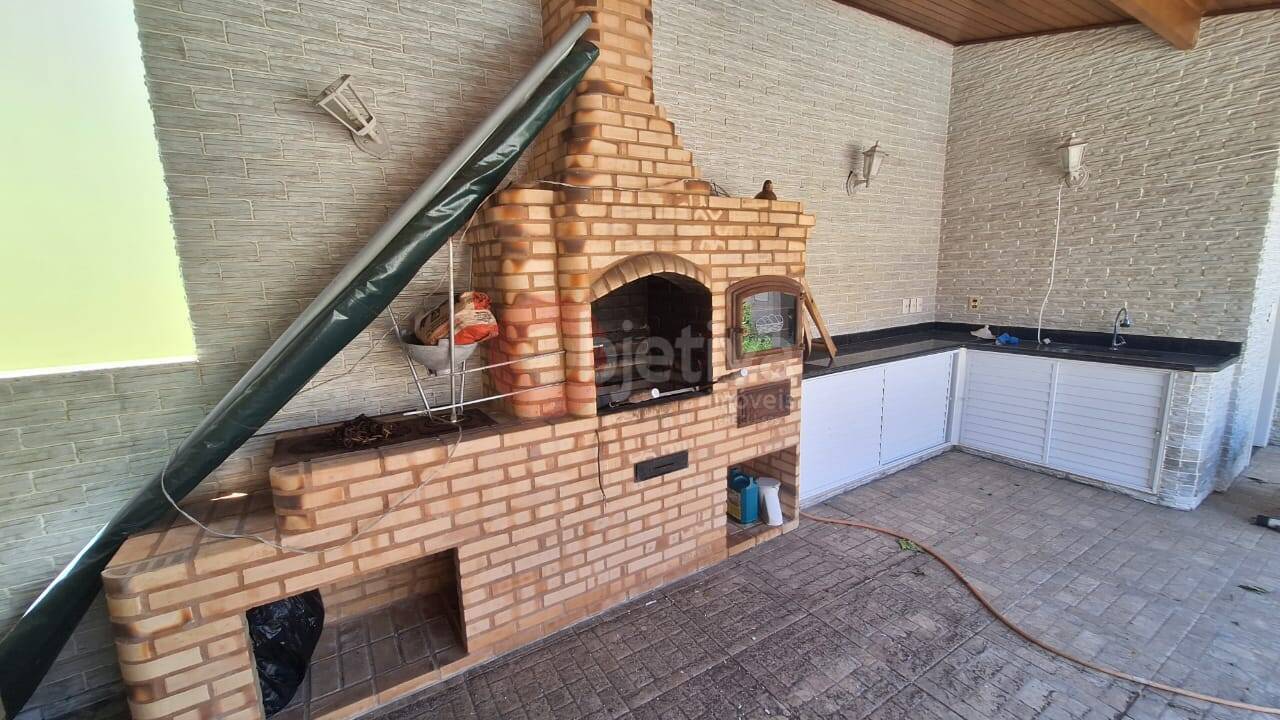 Casa à venda e aluguel com 3 quartos, 294m² - Foto 5