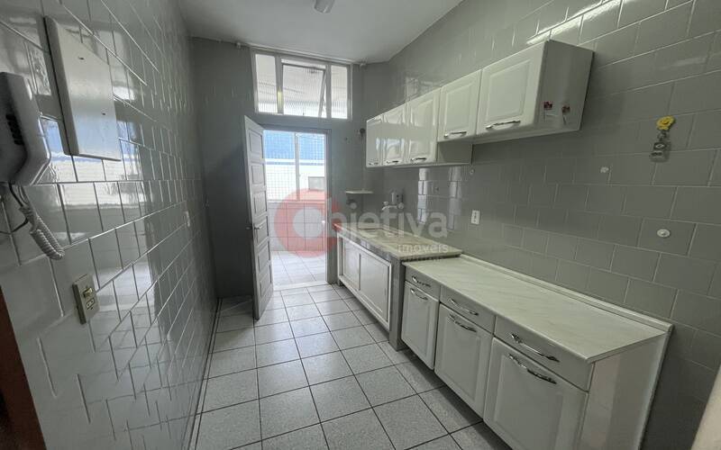 Apartamento para alugar com 2 quartos, 75m² - Foto 12