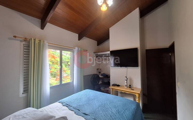 Casa à venda com 5 quartos, 230m² - Foto 13