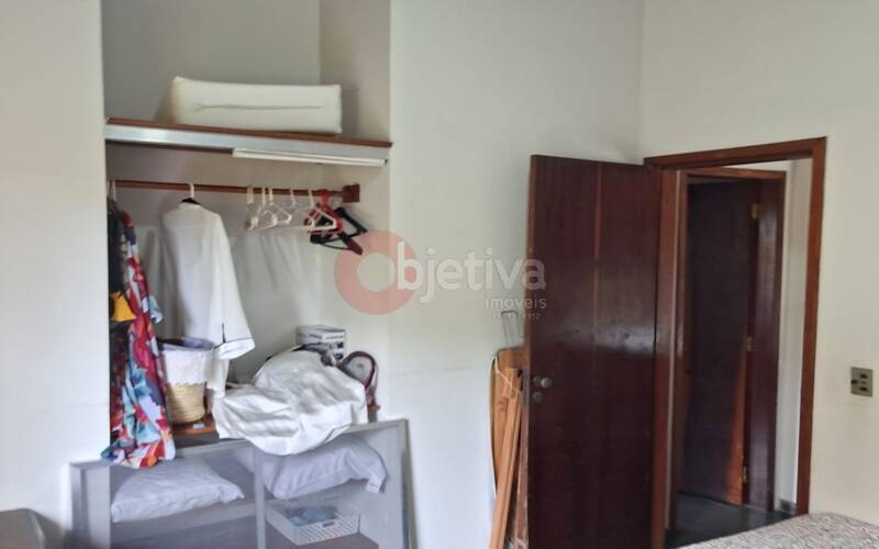 Casa à venda com 5 quartos, 230m² - Foto 15