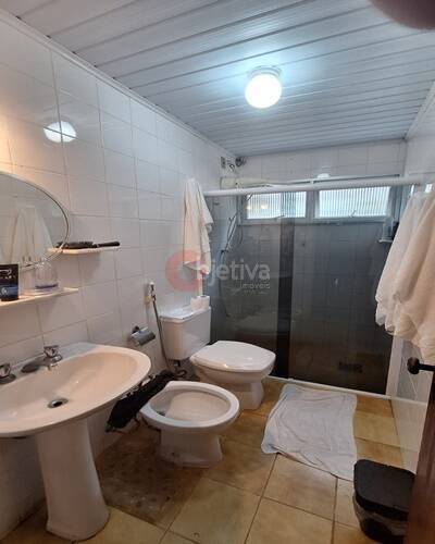 Casa à venda com 5 quartos, 230m² - Foto 16