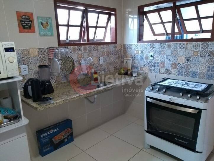 Casa à venda com 3 quartos, 300m² - Foto 7