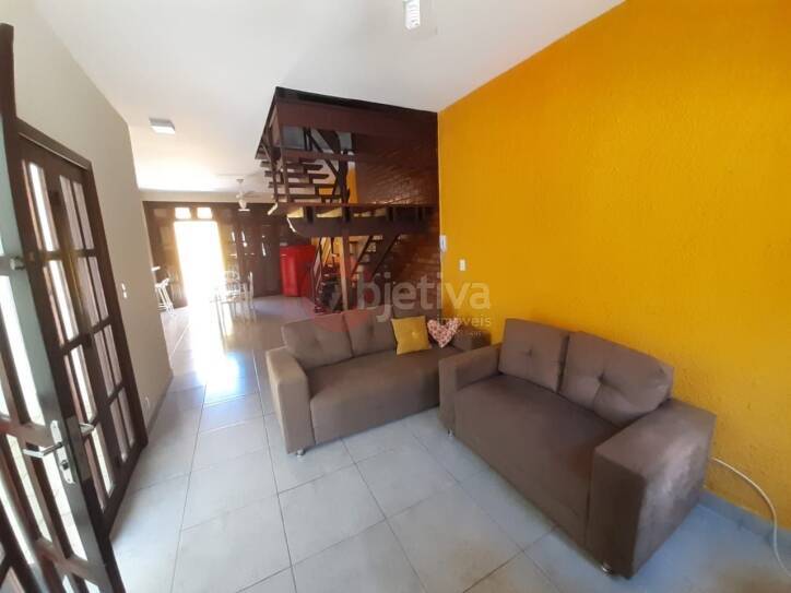 Casa para alugar com 3 quartos, 150m² - Foto 1