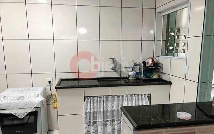 Casa à venda com 2 quartos, 84m² - Foto 4