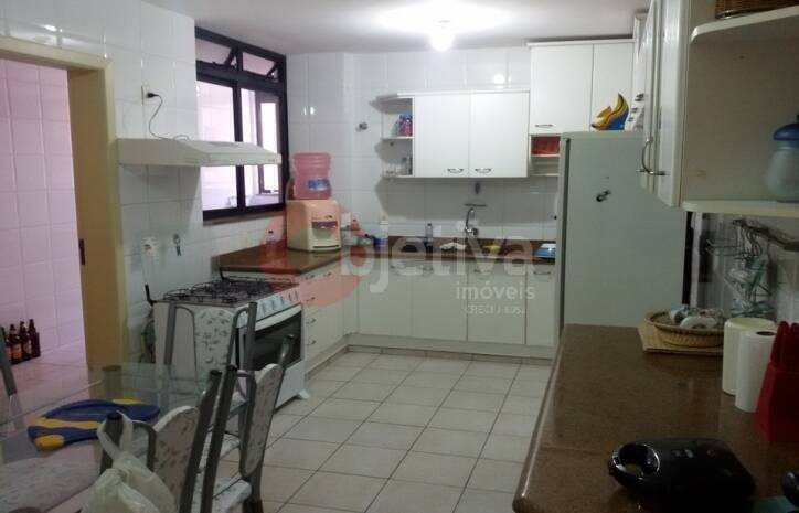 Apartamento à venda com 4 quartos, 260m² - Foto 8