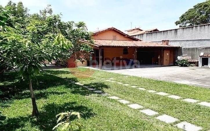 Casa à venda com 8 quartos, 975m² - Foto 3