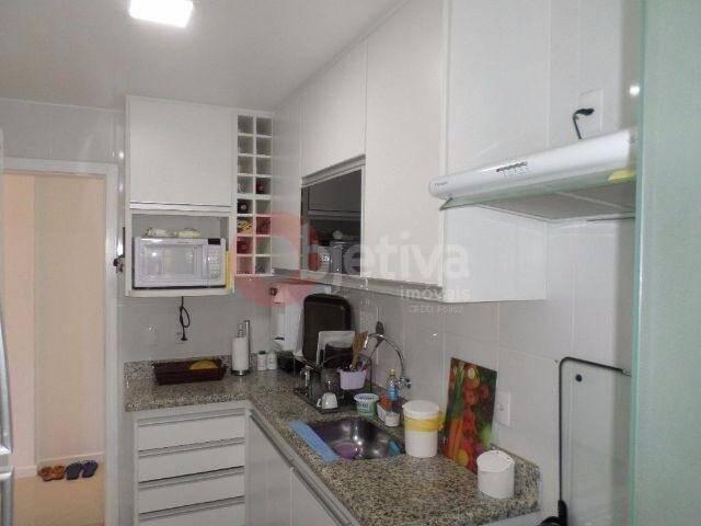 Apartamento à venda com 2 quartos, 92m² - Foto 2