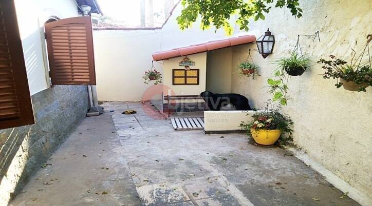 Casa à venda com 3 quartos, 640m² - Foto 27