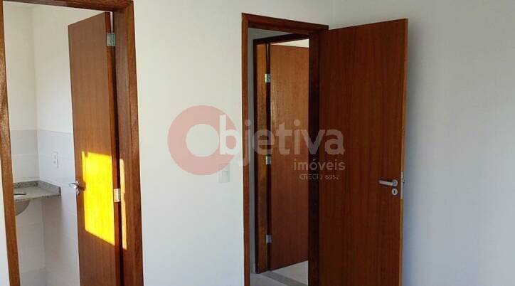 Casa à venda com 2 quartos, 80m² - Foto 14