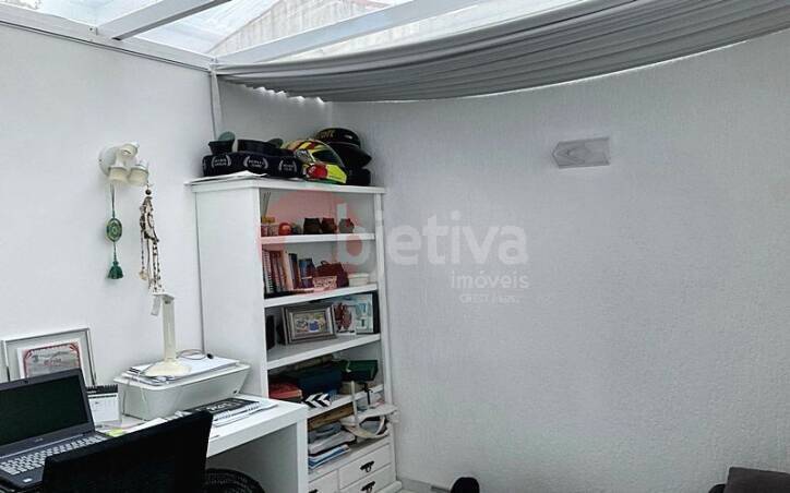 Casa à venda com 3 quartos, 90m² - Foto 9