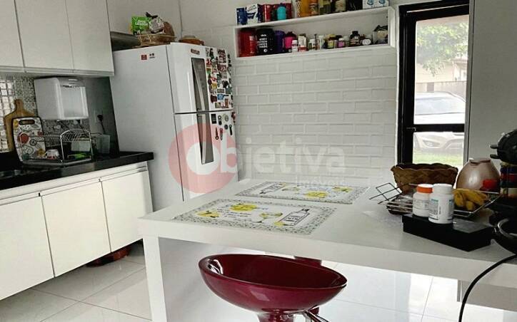 Casa à venda com 3 quartos, 90m² - Foto 14