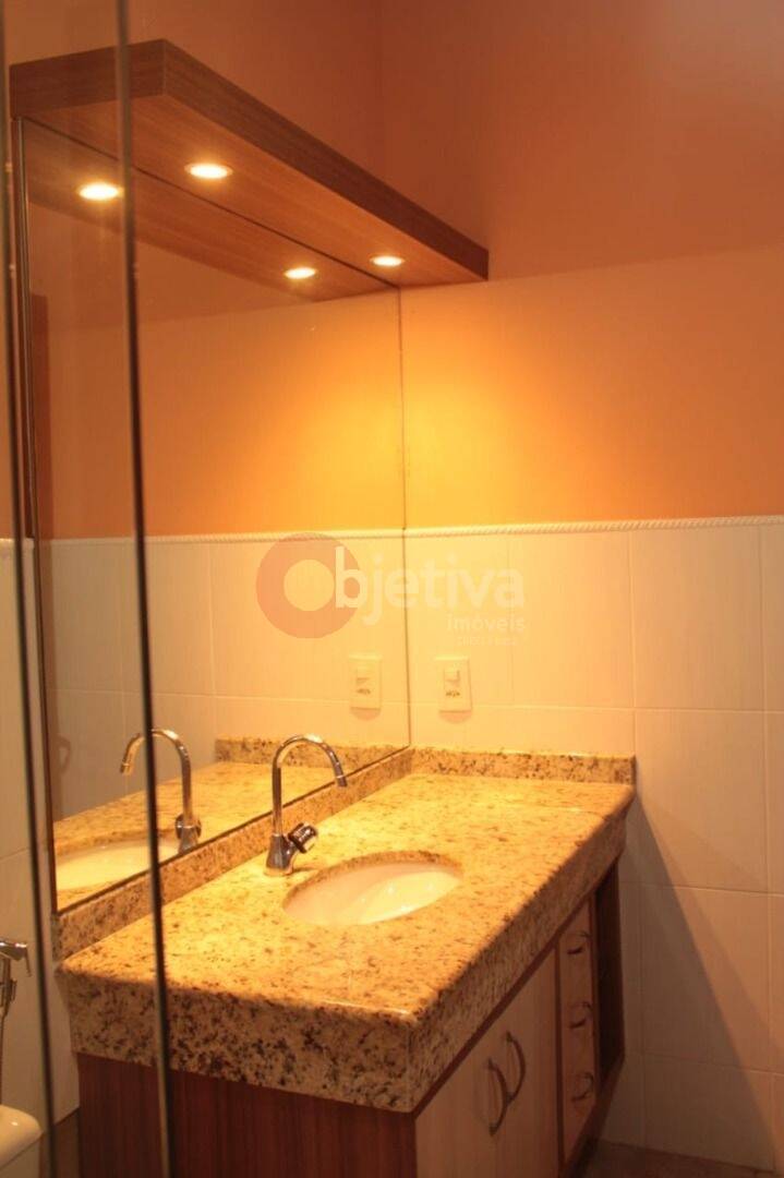 Casa à venda com 3 quartos, 380m² - Foto 14