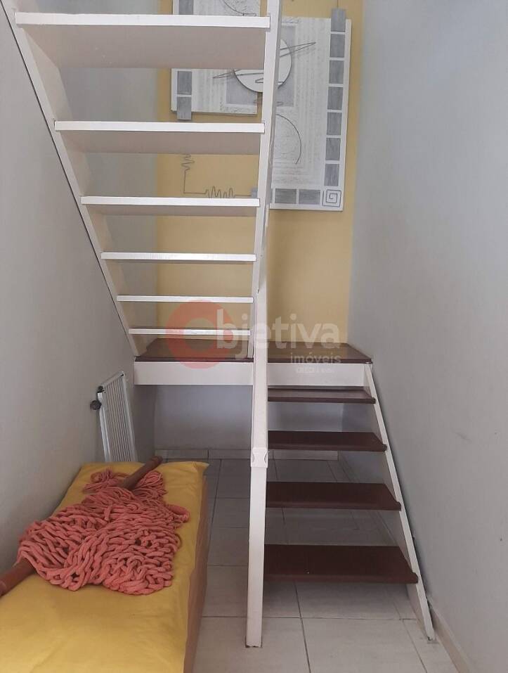 Casa à venda com 6 quartos, 185m² - Foto 20