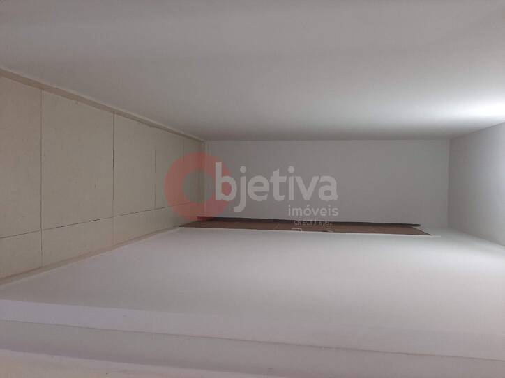 Casa à venda com 6 quartos, 185m² - Foto 30