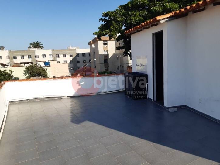 Casa à venda com 4 quartos, 200m² - Foto 14