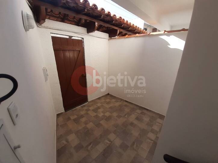 Casa à venda com 4 quartos, 200m² - Foto 15