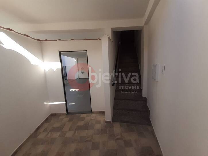 Casa à venda com 4 quartos, 200m² - Foto 16