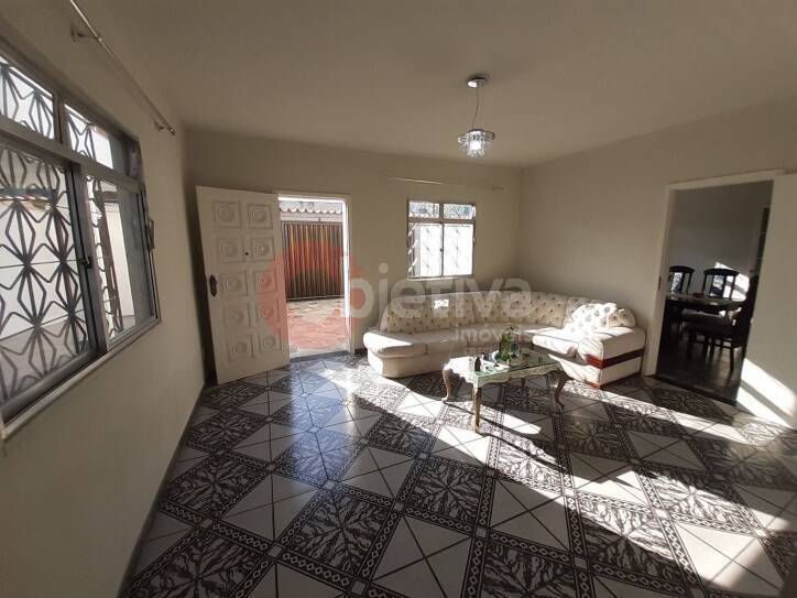 Casa à venda com 4 quartos, 200m² - Foto 18