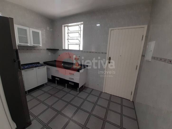 Casa à venda com 4 quartos, 200m² - Foto 26