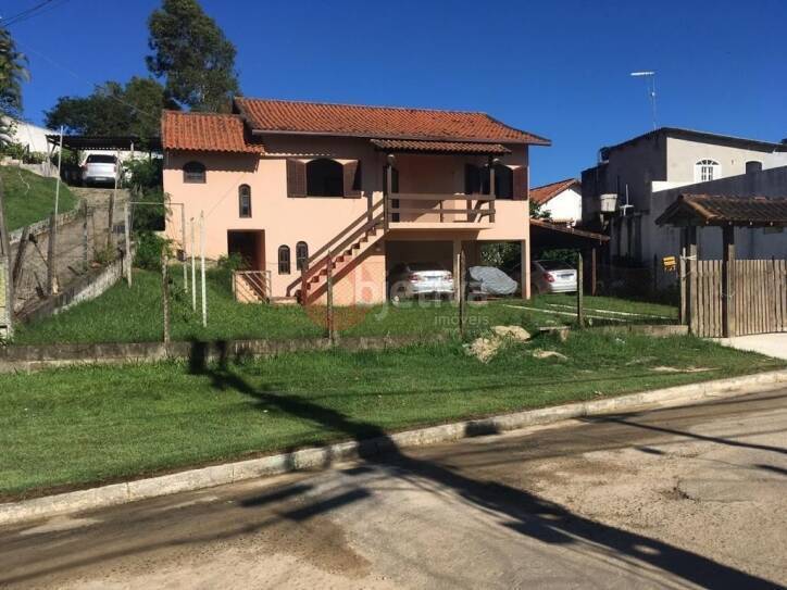 Casa à venda e aluguel com 4 quartos, 90m² - Foto 1