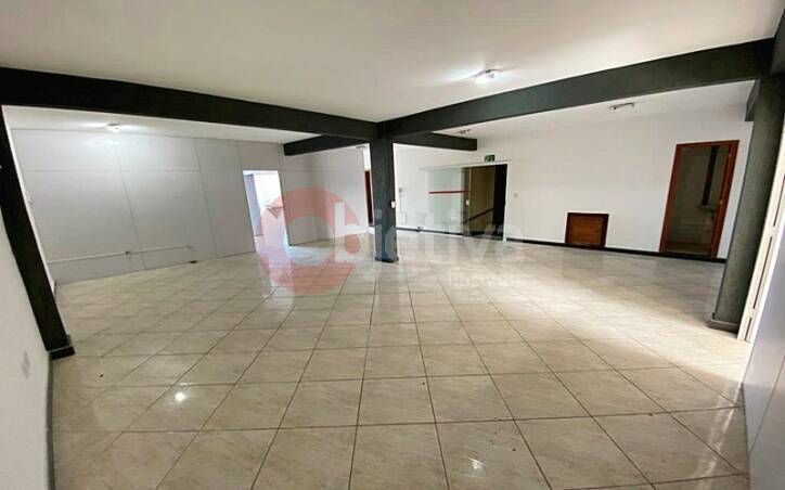 Prédio Inteiro para alugar, 180m² - Foto 1