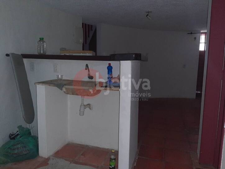 Casa à venda com 3 quartos, 60m² - Foto 18