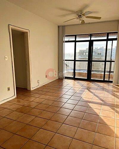 Cobertura à venda com 2 quartos, 200m² - Foto 2