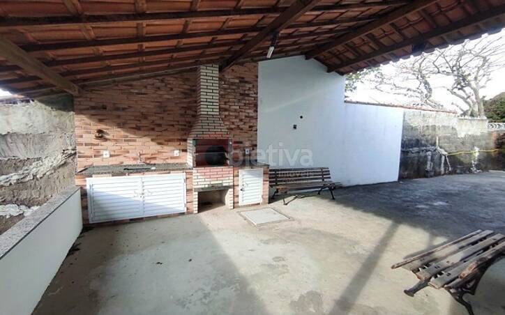 Casa para alugar com 2 quartos, 360m² - Foto 13