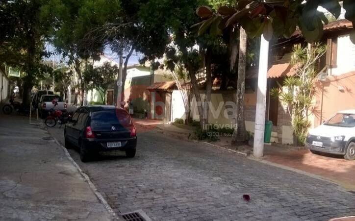 Casa à venda com 3 quartos, 416m² - Foto 2