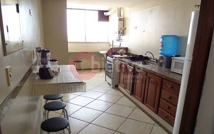 Apartamento à venda com 5 quartos, 200m² - Foto 11