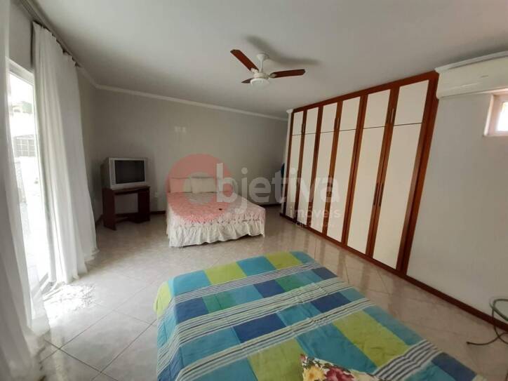 Casa à venda com 6 quartos, 260m² - Foto 15