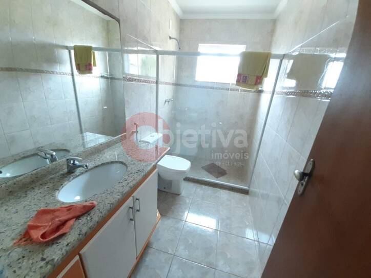 Casa à venda com 6 quartos, 260m² - Foto 18