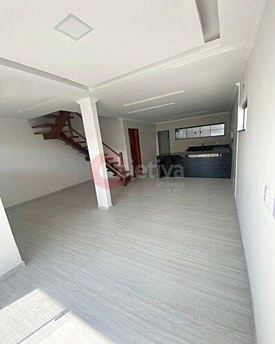 Casa à venda com 3 quartos, 136m² - Foto 3