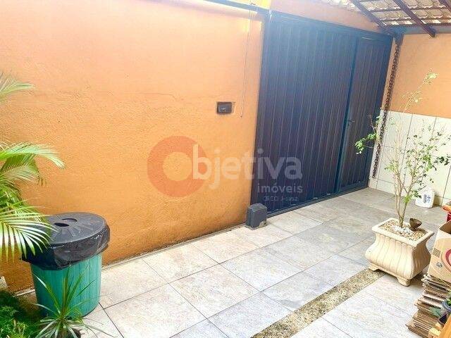 Casa à venda com 3 quartos, 95m² - Foto 4