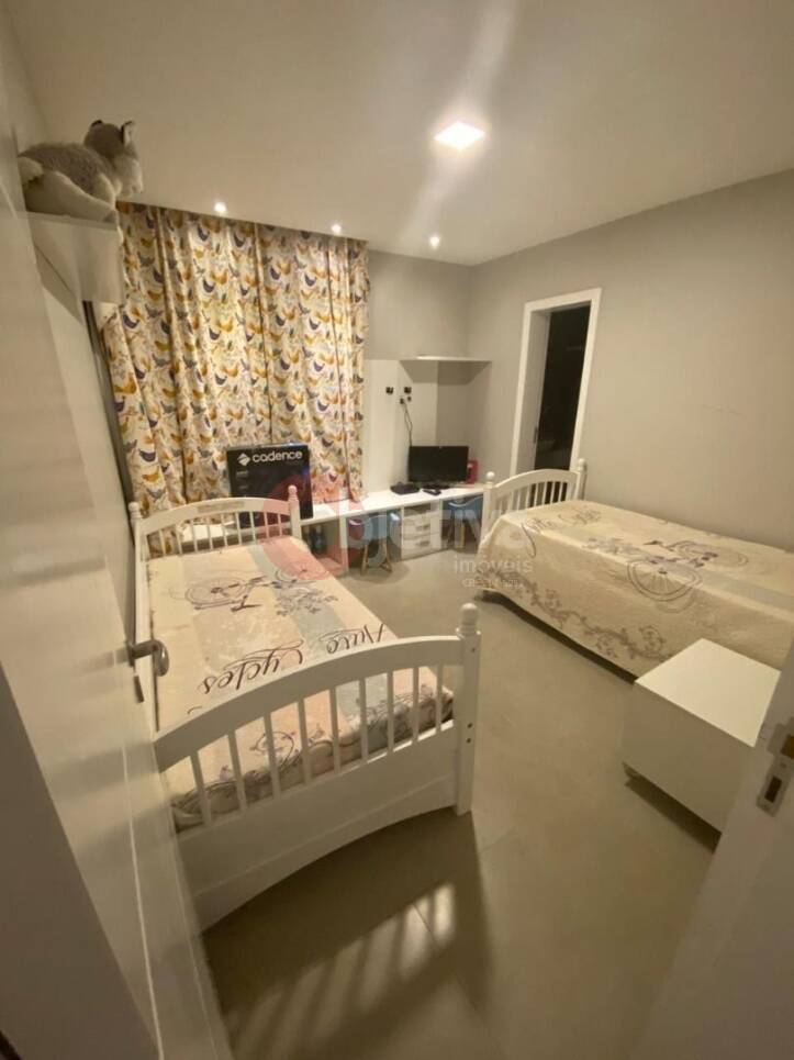 Casa à venda com 5 quartos, 220m² - Foto 24