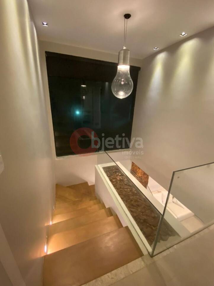 Casa à venda com 5 quartos, 220m² - Foto 31