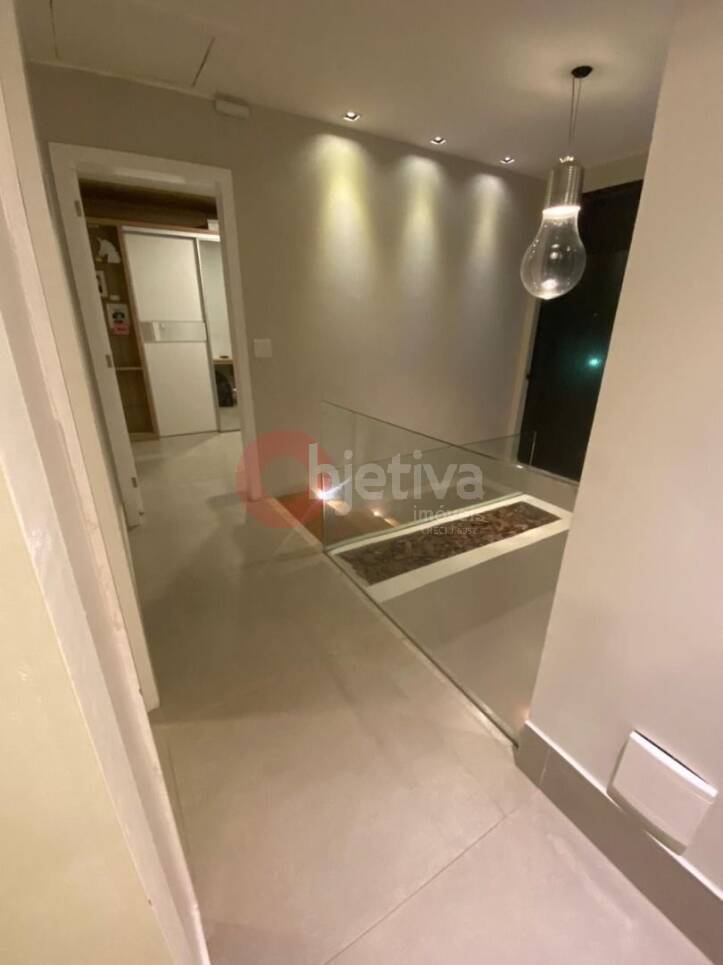 Casa à venda com 5 quartos, 220m² - Foto 32