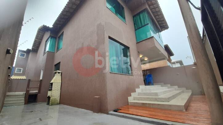 Casa à venda com 5 quartos, 220m² - Foto 1