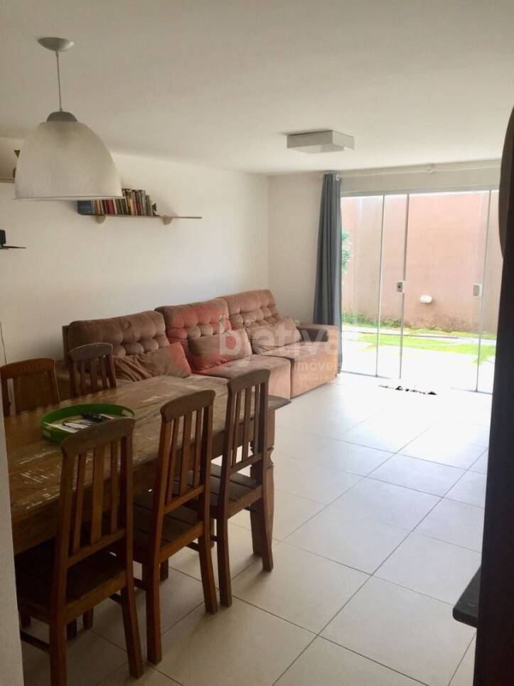 Casa à venda com 3 quartos, 150m² - Foto 4