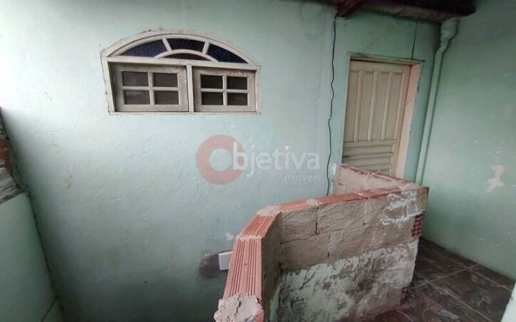 Casa à venda com 7 quartos, 300m² - Foto 41